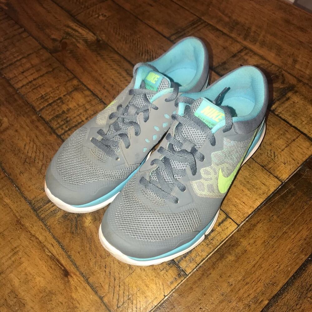 Nike Flex Run 2015 Womens 709021-400 Sz. 7